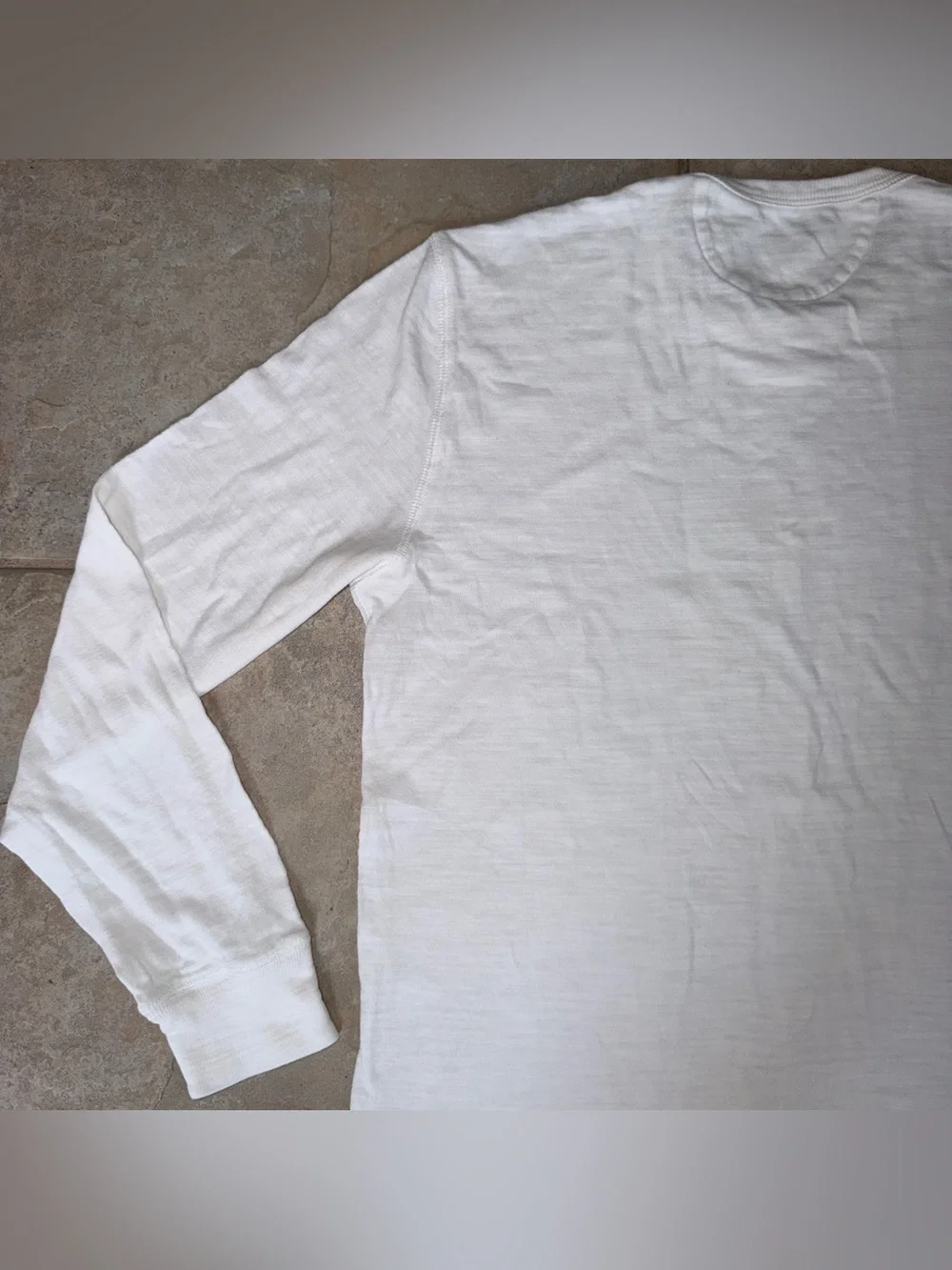 Faherty Sunwashed Organic Crew Long Sleeve in White Size Medium